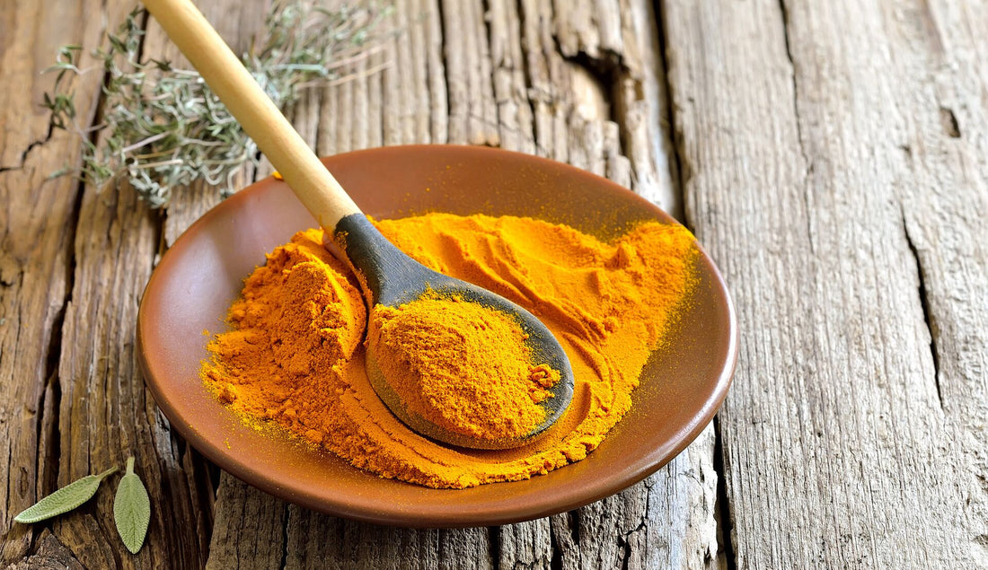 Tekuté Zlato Orientu: Kurkuma – Viac Než Len Farba do Kari, Tajomstvo Zdravia a Chuti